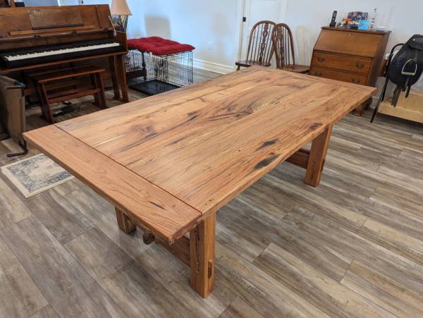 The completed rustic table
